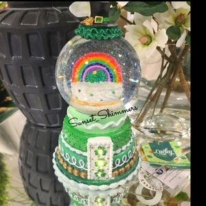 St Patricks Day Light up Gingerbread Tier Cake Rainbow Lucky Shamrock Snowglobe